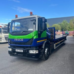 2017 IVECO 18 TON FLAT WITH CRANE